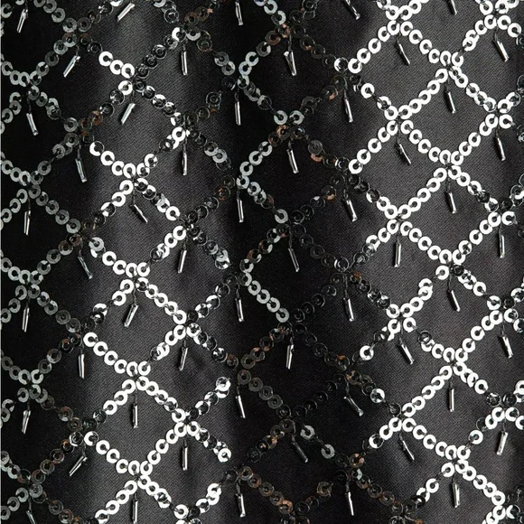 NWT Elegant Black Patterned Women's Mini Skirt - Picture 2 of 4